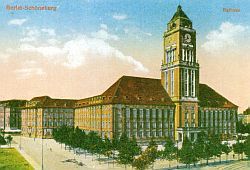 Rathaus Schöneberg (1914), mit Turmhaube