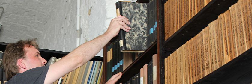 In der Bibliotek des Wirtschaftsarchivs (Foto: BBWA)