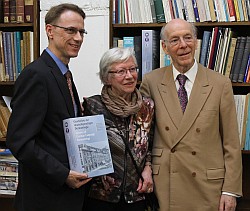 Herr Scholz, Frau Scholz, Prof. Plewig (v.l.n.r.) (Foto: BBWA)