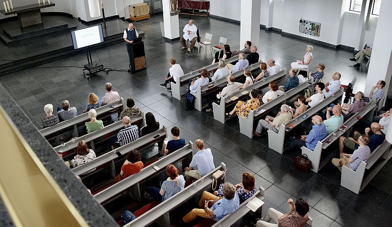 Dr. Jörg Kuhn und das aufmerksame Auditorium (Foto: BBWA/Jo Berghammer)