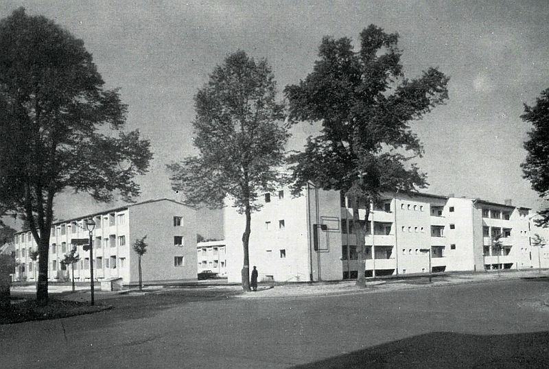 Laubenganghäuser der Degewo in der Basler Straße in Lichterfelde